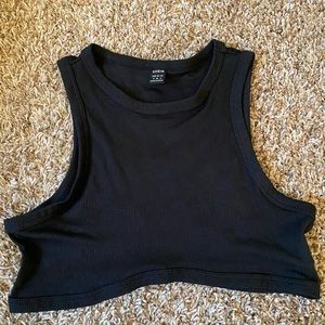 Black cropped tank